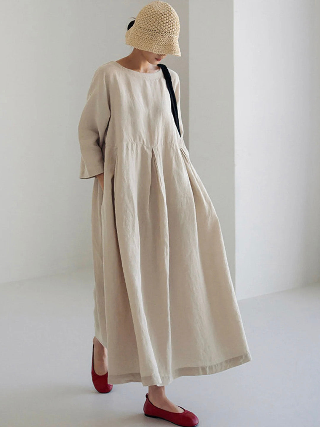 Dovena Dress | Loose-Fit Linen Maxi Dress with Long Sleeves and Minimalist Pleated Design