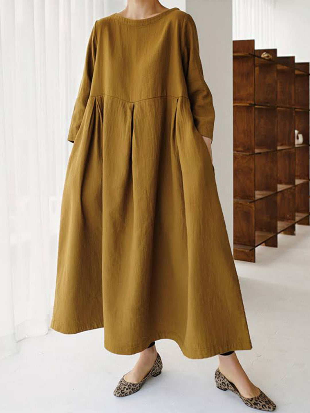 Dovena Dress | Loose-Fit Linen Maxi Dress with Long Sleeves and Minimalist Pleated Design