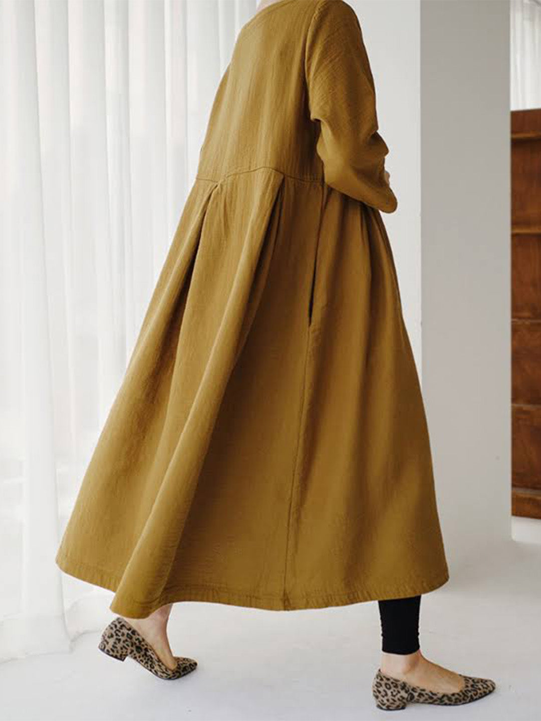 Dovena Dress | Loose-Fit Linen Maxi Dress with Long Sleeves and Minimalist Pleated Design