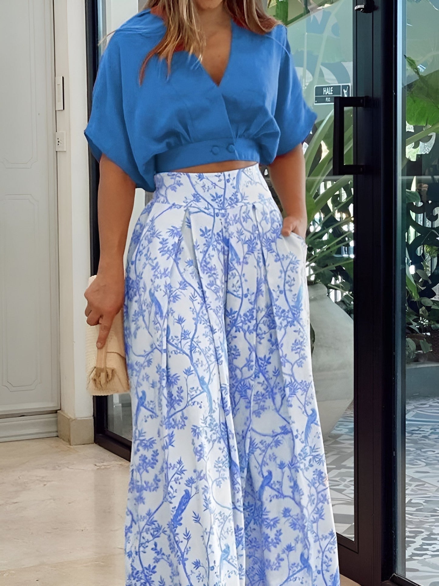 Dacina Two-Piece Set | Wide-Leg Floral Pants with V-Neck Crop Top