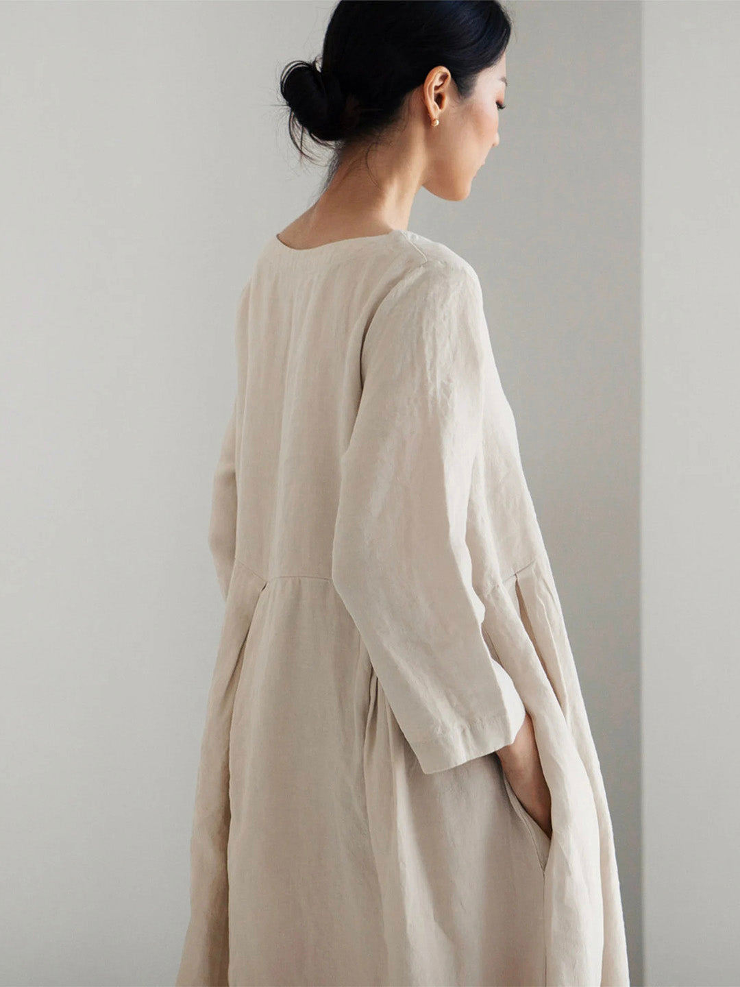 Dovena Dress | Loose-Fit Linen Maxi Dress with Long Sleeves and Minimalist Pleated Design