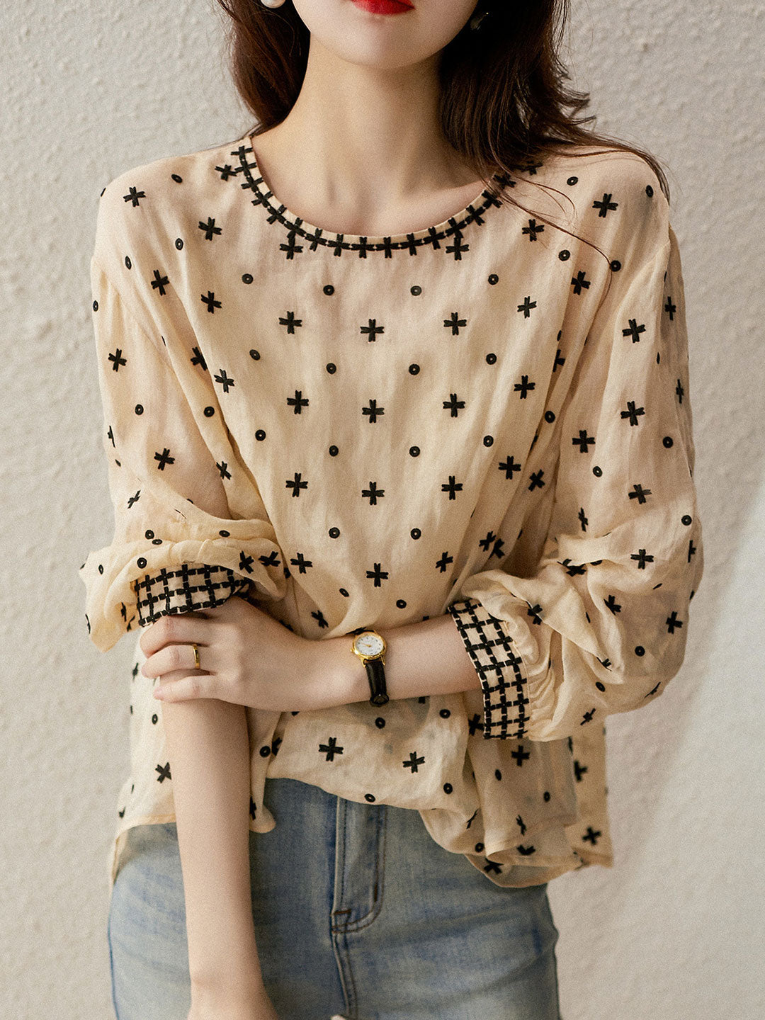 Lucy Top | Classic Embroidered Puff Sleeve