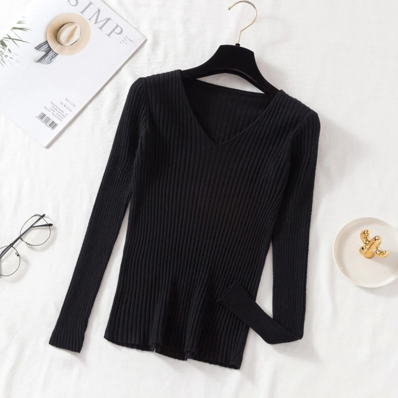 Frieda Pullover | Slim-Fit Ribbed V-Neck Sweater