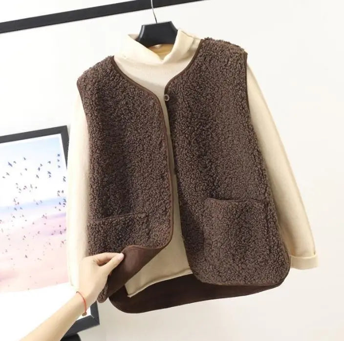 Olinda Vest | Women's Stylish & Versatile Fleece Vest