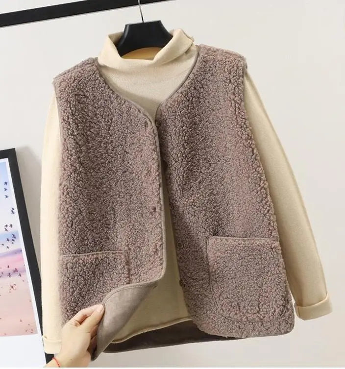 Olinda Vest | Women's Stylish & Versatile Fleece Vest