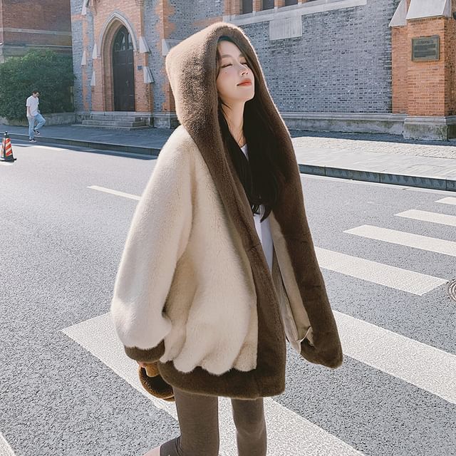 Hollis Jacket | Two-Tone Hooded Fluffy Coat