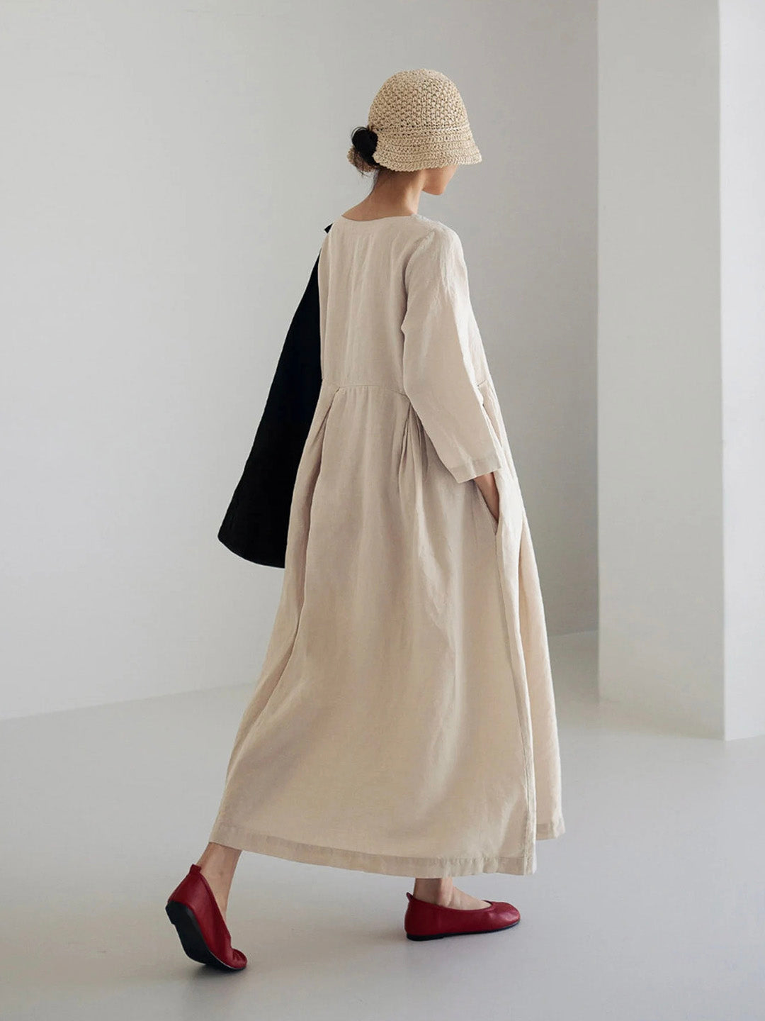 Dovena Dress | Loose-Fit Linen Maxi Dress with Long Sleeves and Minimalist Pleated Design